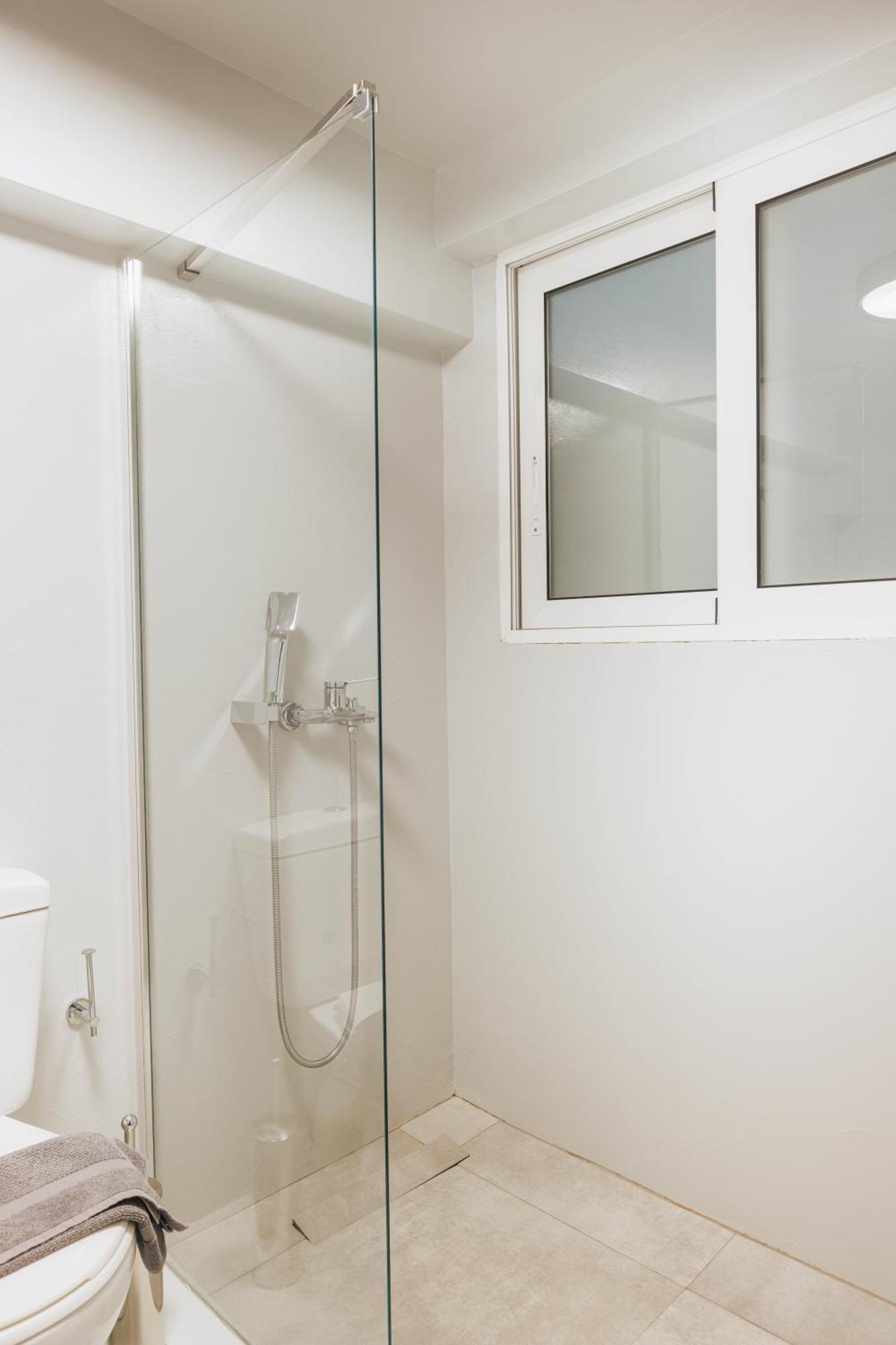 Apartament Beautiful Underground Nest With Prv Terrace Ateny Zewnętrze zdjęcie