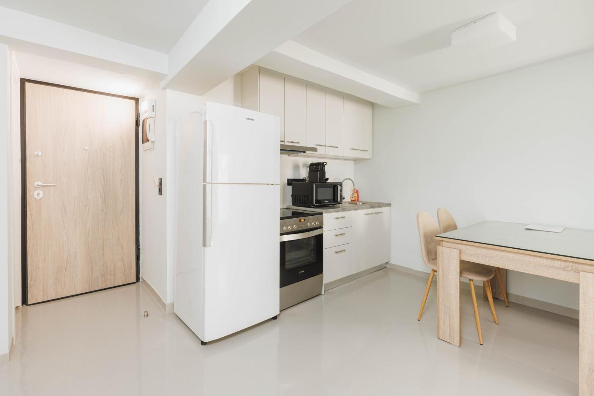 Apartament Beautiful Underground Nest With Prv Terrace Ateny Zewnętrze zdjęcie